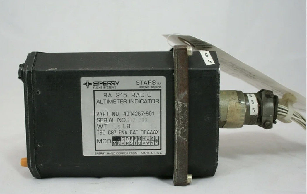 BTSTC ARINC 600 マウント 28 VDC 航空機高み計 2.5lbs 重さ 1フィート解像度